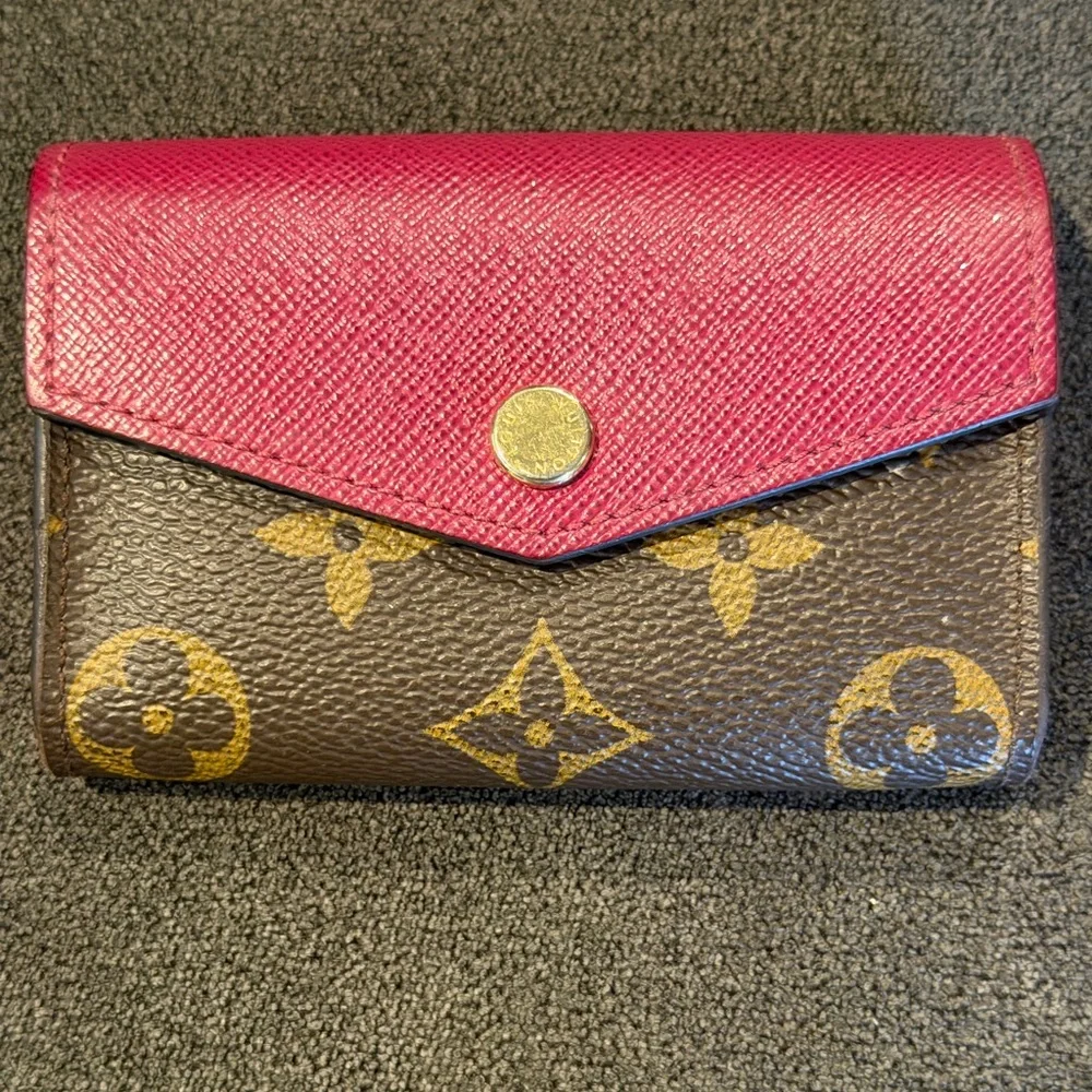 Louis Vuitton Sarah Style Multicartes Card Case - Fuchsia and Monogram - Picture 1 of 10
